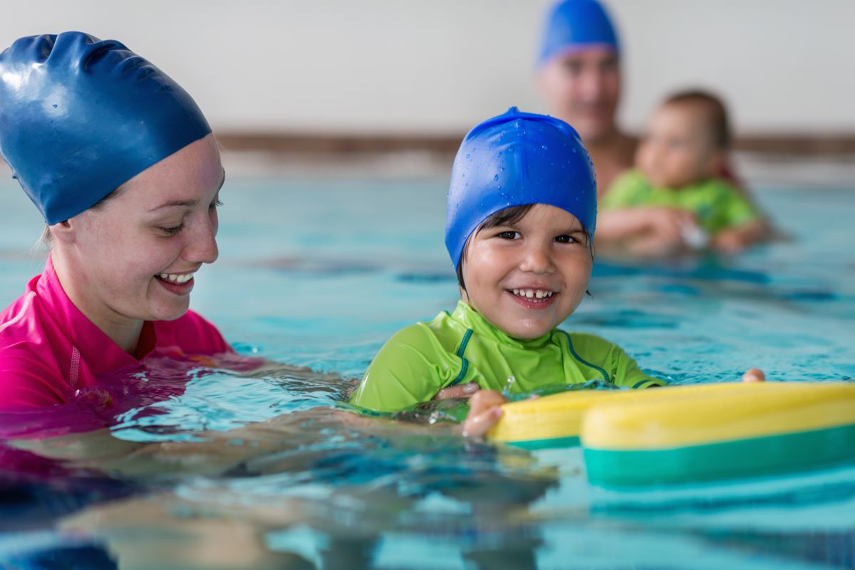 Schwimmen lernen im Zollernalbkreis — wann und wo am besten?